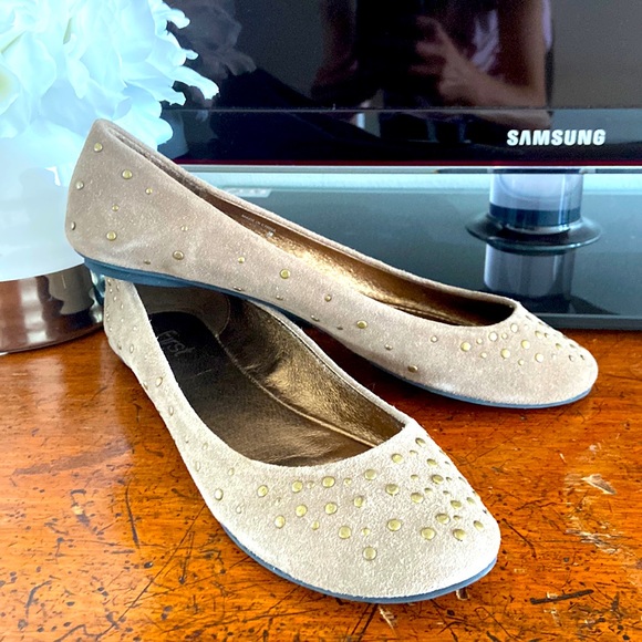 Ballet Flats. Real Suede SIZE 38 - Picture 1 of 4